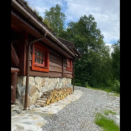 Hyttami Stranda (More og Romsdal)
